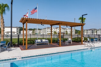 Aurora St. Leon Apartments in Ocala, FL - Foto de edificio - Building Photo