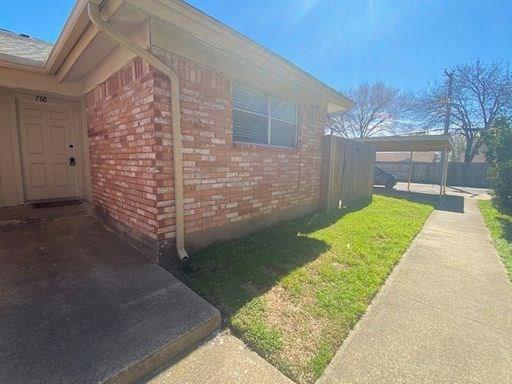 760 E Pecan St in Hurst, TX - Building Photo