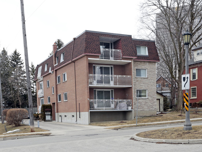 98 Union Blvd in Kitchener, ON - Building Photo - Primary Photo