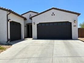 9635 S 40th Dr in Laveen, AZ - Building Photo