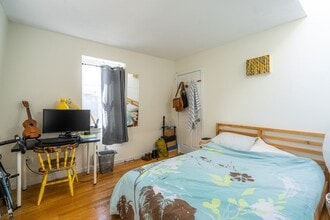 2 Hingham St in Cambridge, MA - Foto de edificio - Building Photo