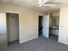 716 Harbor Springs Trail in Virginia Beach, VA - Foto de edificio - Building Photo