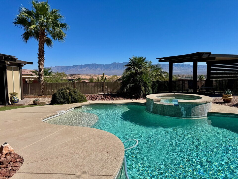 1582 Smoke Signal Ct in Mesquite, NV - Building Photo