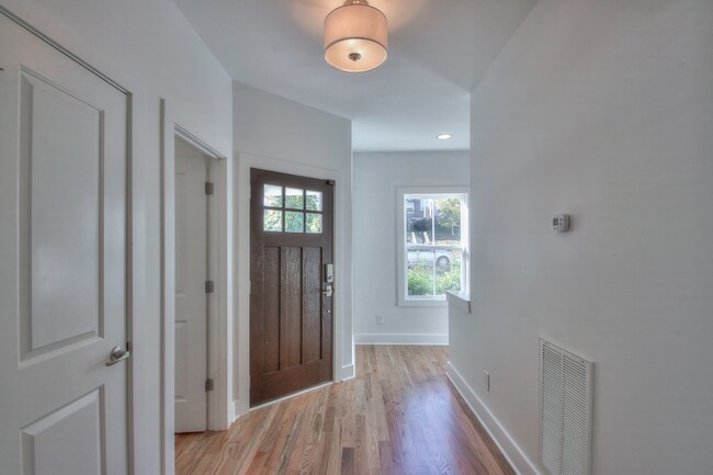 1710 Nubell St in Nashville, TN - Building Photo - Building Photo