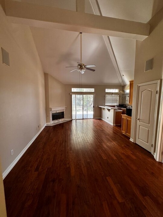 3424 Palermo Ct in Simi Valley, CA - Foto de edificio