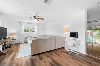 617 Johnson St in Bertram, TX - Building Photo - Building Photo