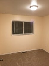 14018 89th Ave NE in Kirkland, WA - Foto de edificio - Building Photo