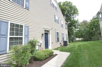 1003 Chapman Cir in Hatfield, PA - Building Photo - Building Photo