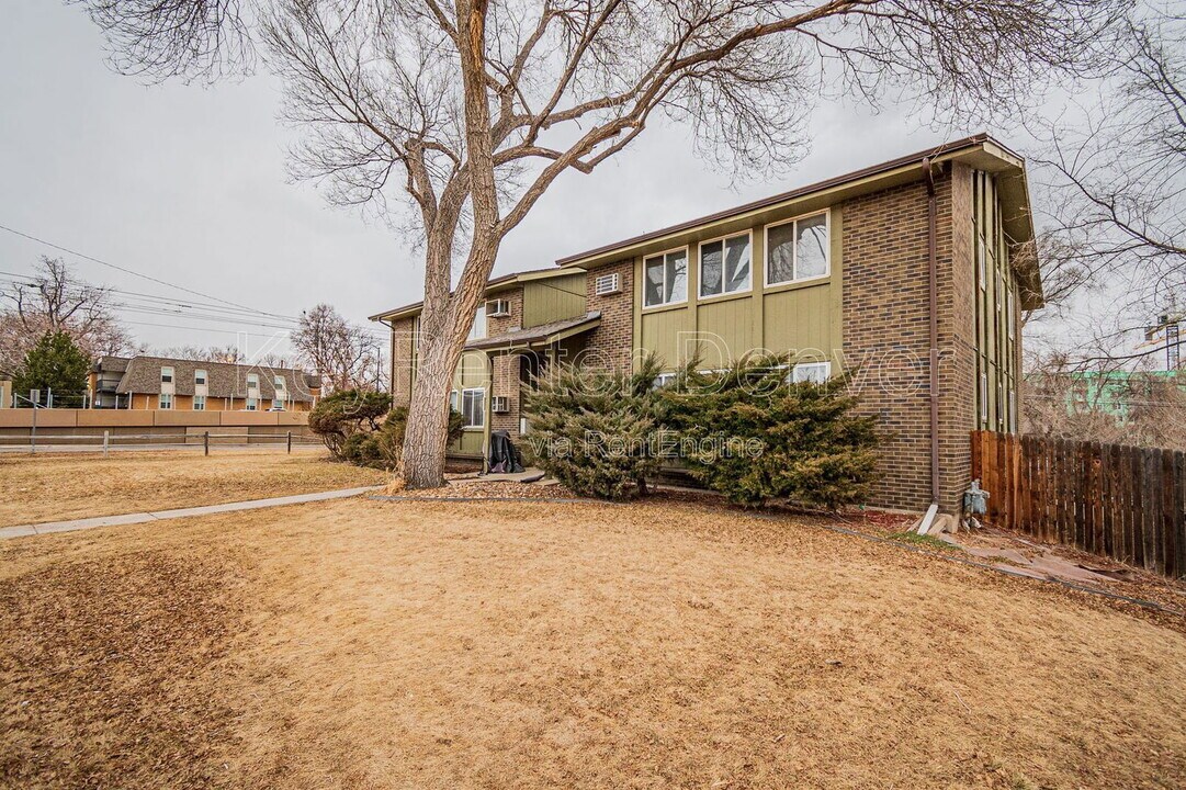 1280 Zephyr St in Lakewood, CO - Building Photo