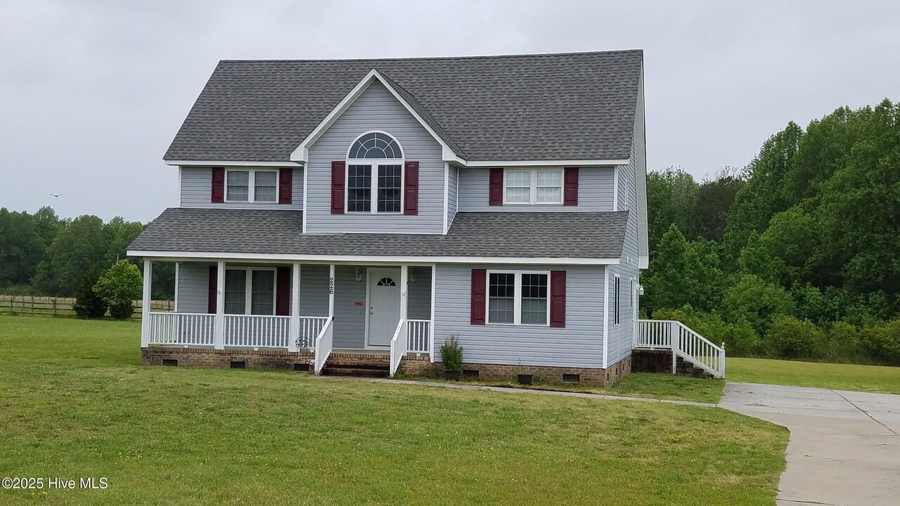 226 Lee's Mill Rd in Gates, NC - Building Photo