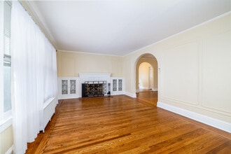 25 Aldred Ave in Rockville Centre, NY - Building Photo - Building Photo