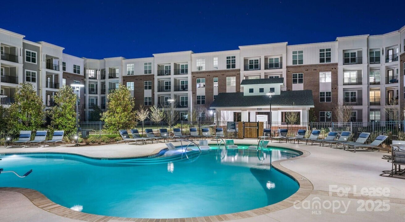 4010 Waiting St in Matthews, NC - Building Photo