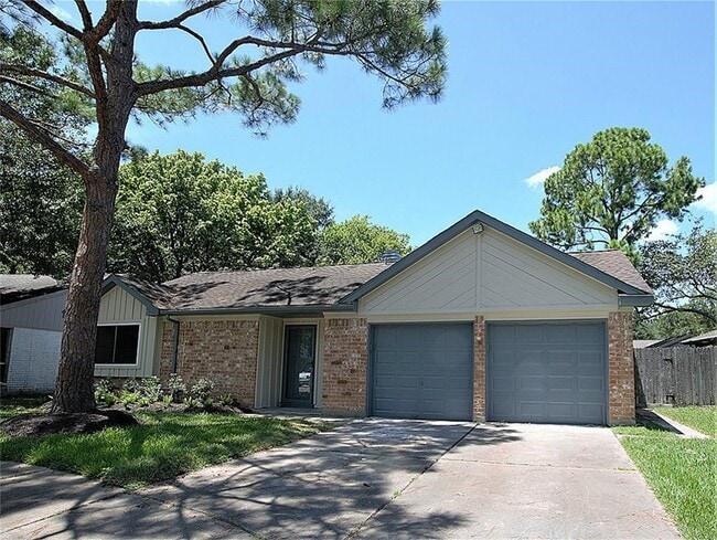 13614 Salisbury Dr in Sugar Land, TX - Building Photo - Building Photo