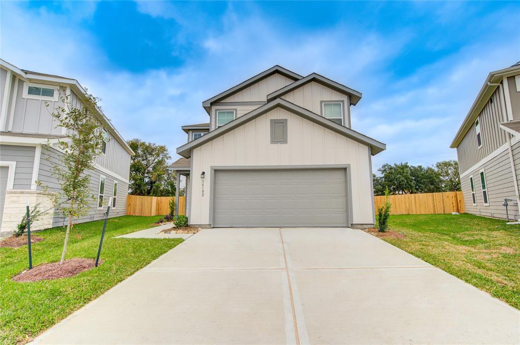 16102 Dutton Clover Dr in Houston, TX - Foto de edificio