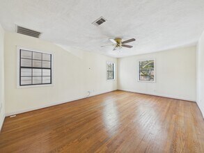 5110 Academy St in Houston, TX - Building Photo - Building Photo