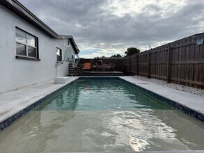 2608 Sheridan Dr in Sarasota, FL - Foto de edificio - Building Photo