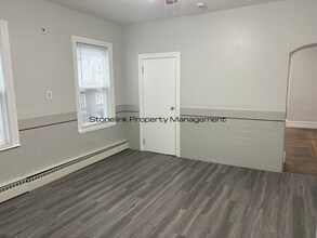 15 Hawkins St in Providence, RI - Building Photo - Building Photo