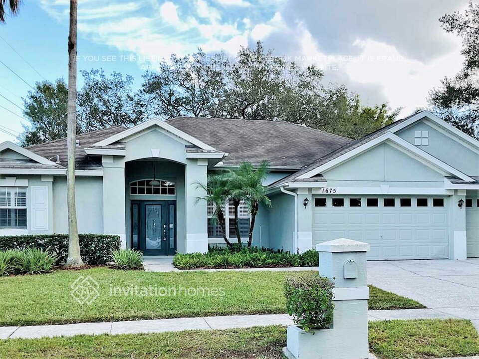 1675 Carillon Park Dr in Oviedo, FL - Building Photo