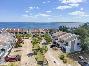 6453 Oak Shr Dr in Panama City, FL - Building Photo - Building Photo