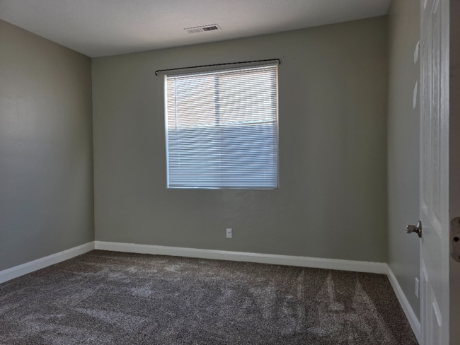 311 920 N in Hurricane, UT - Building Photo - Building Photo