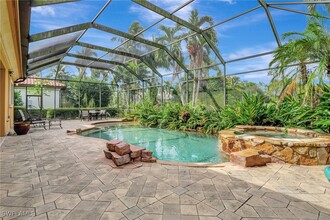 2891 Tiburon Blvd E in Naples, FL - Building Photo - Building Photo