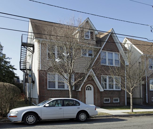 16 Comstock St in New Brunswick, NJ - Building Photo - Building Photo