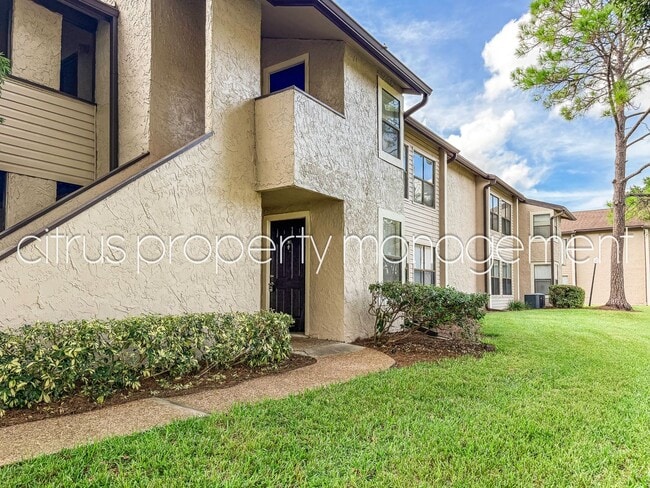 property at 2941 Antique Oaks Cir