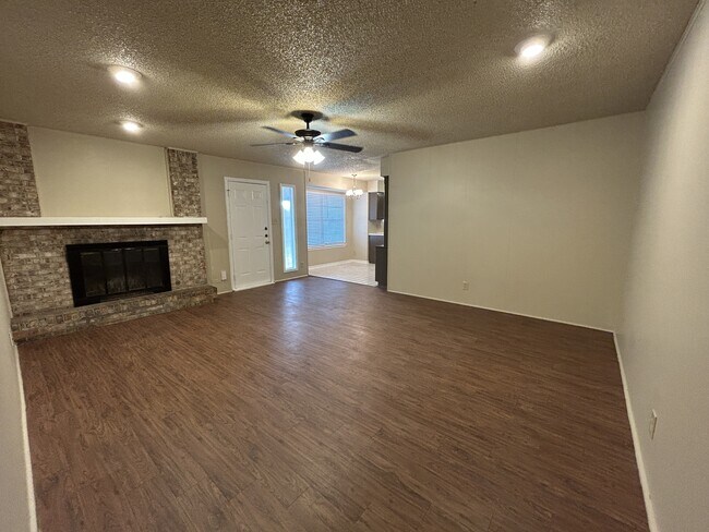 1805 Broadmoor Dr in Austin, TX - Building Photo - Building Photo