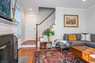 203 Locust Dr in Cranford, NJ - Building Photo - Building Photo