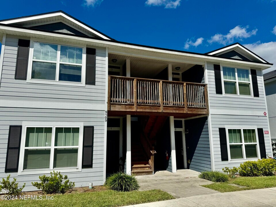 9109 Western Way in Jacksonville, FL - Building Photo
