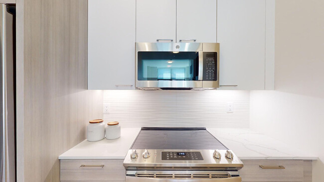 1089 Commonwealth Ave, Unit 503 in Boston, MA - Building Photo - Building Photo