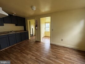2 E Vine St in Millville, NJ - Building Photo