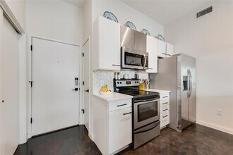 3025 Bryan St in Dallas, TX - Building Photo - Building Photo