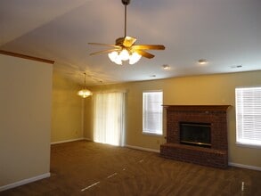 7215 Kidwell Dr in Indianapolis, IN - Foto de edificio - Building Photo