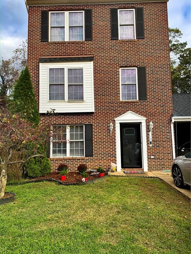 property at 12 Knox Cir SE