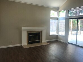1725 Foxwood Dr in Tracy, CA - Building Photo - Building Photo