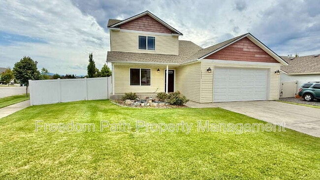 13043 N Zodiac Loop in Rathdrum, ID - Building Photo - Building Photo
