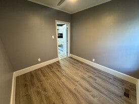 14 Hillside St in Haverhill, MA - Building Photo