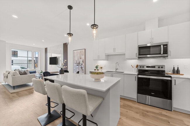 NorthWoods Village - 955 Catalpa Sq