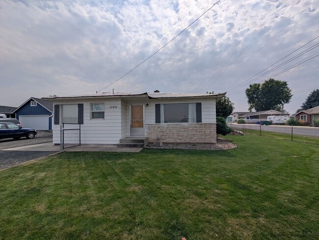 property at 1100 Warner Ave