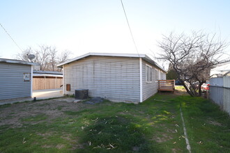 2024 Marquis St, Unit 3W in Lake Isabella, CA - Building Photo - Building Photo