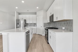 2100 Gustavus Dr in Sherman, TX - Building Photo - Building Photo