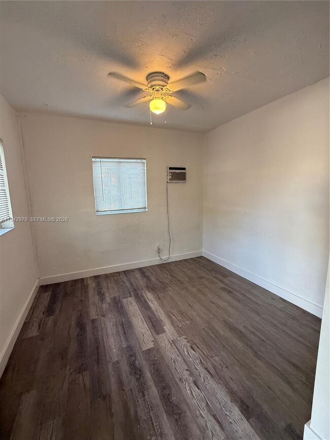 406 Foster Rd in Hallandale Beach, FL - Building Photo - Building Photo