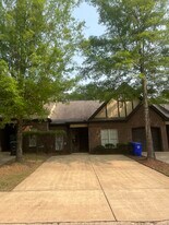 141 Singapore Cir in Birmingham, AL - Building Photo