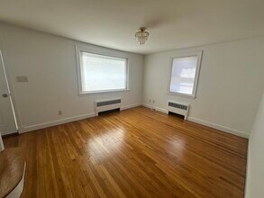 206 Adams St in Newton, MA - Building Photo - Building Photo