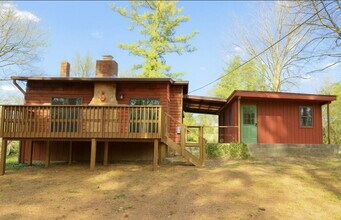 1065 Mountain View St in Hendersonville, NC - Building Photo - Building Photo