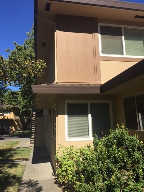 2725 Bidwell St in Davis, CA - Building Photo