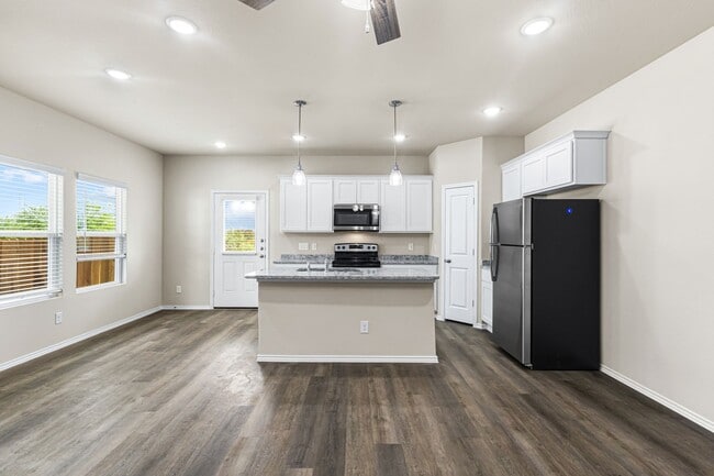 123 Sai Mnr in Shavano Park, TX - Building Photo - Building Photo