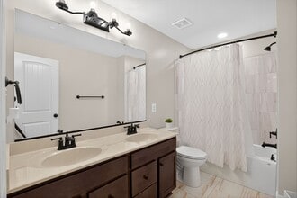 7986 Benjamin Stoddert Ct, Unit Room 1 – Large Furnished in La Plata, MD - Foto de edificio - Building Photo