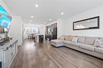 12763 Watt Ln in Los Angeles, CA - Building Photo - Building Photo